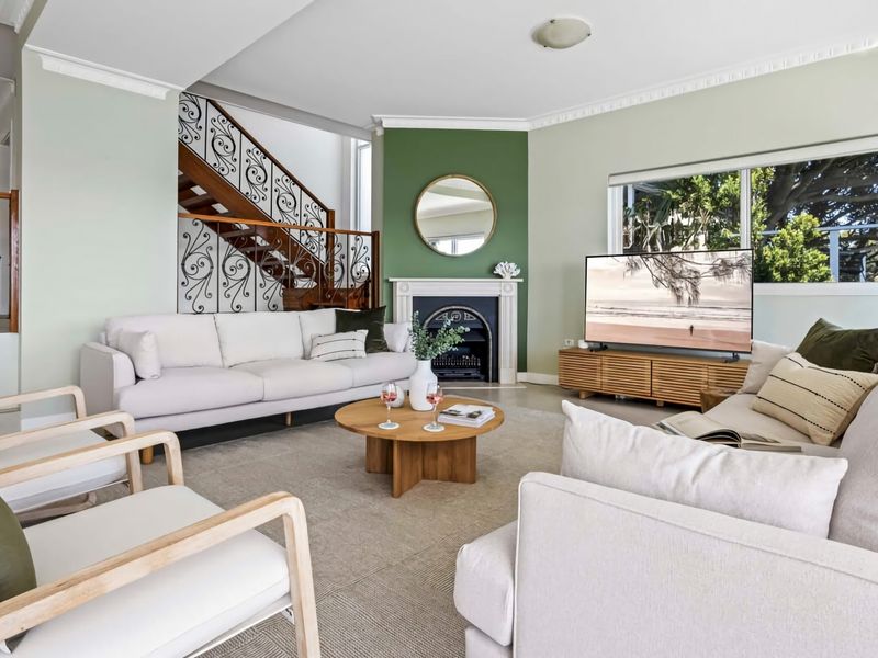 Ocean Front Luxury The Lambeth Walk