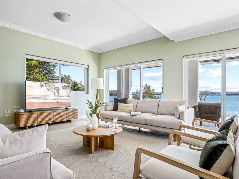 Ocean Front Luxury The Lambeth Walk