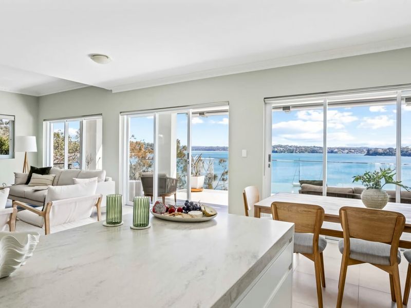 Ocean Front Luxury The Lambeth Walk