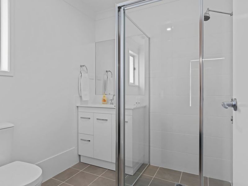 Wine Down 700m walk to Cessnock CBD