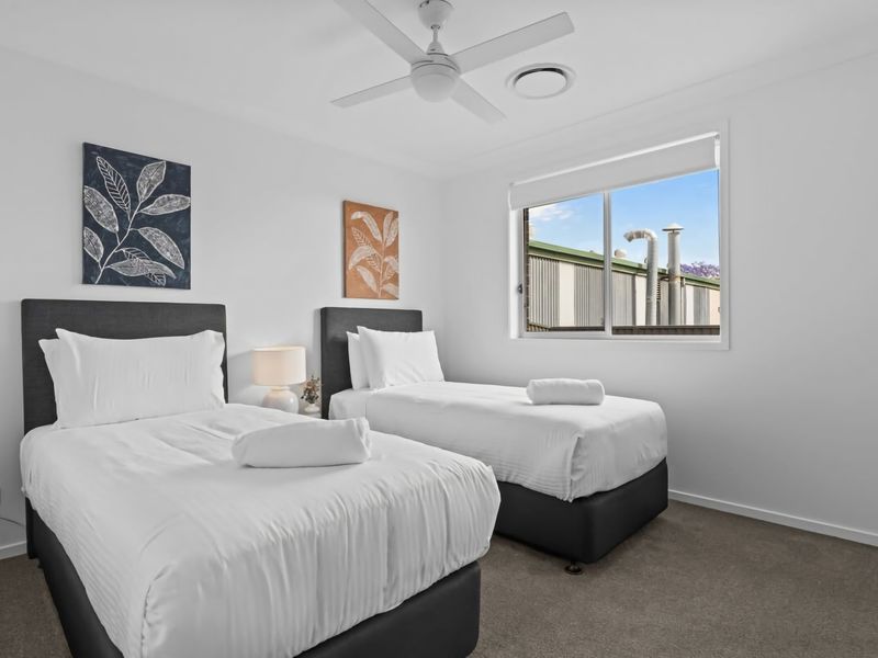 Wine Down 700m walk to Cessnock CBD