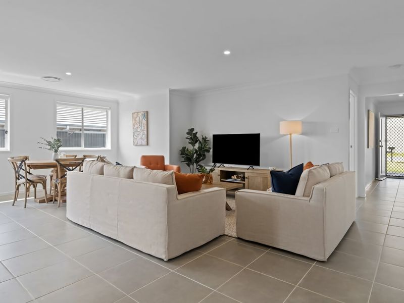 Wine Down 700m walk to Cessnock CBD