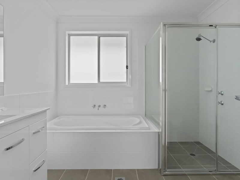 Wine Down 700m walk to Cessnock CBD