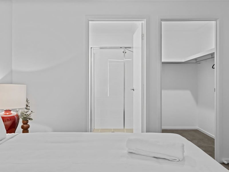 Wine Down 700m walk to Cessnock CBD