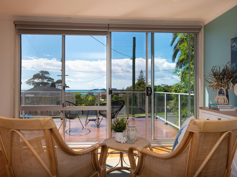 Beach House Ocean Views in Batehaven