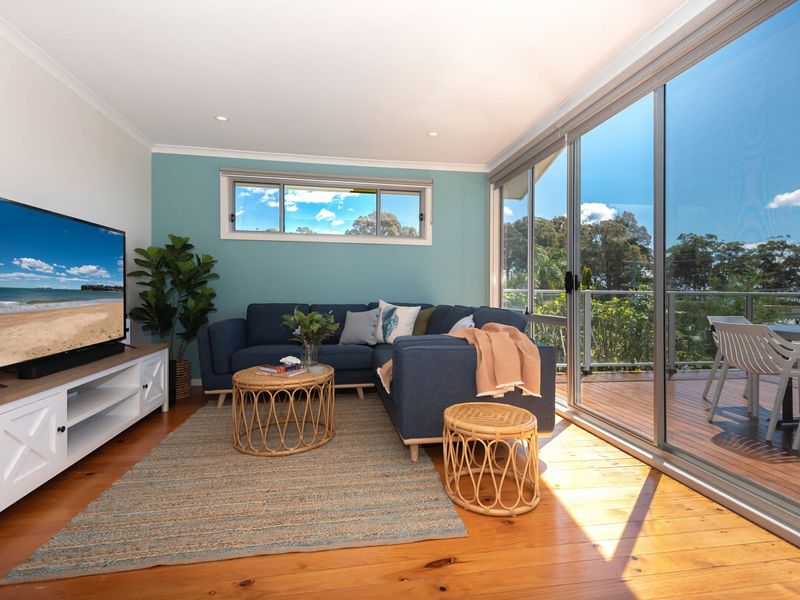 Beach House Ocean Views in Batehaven