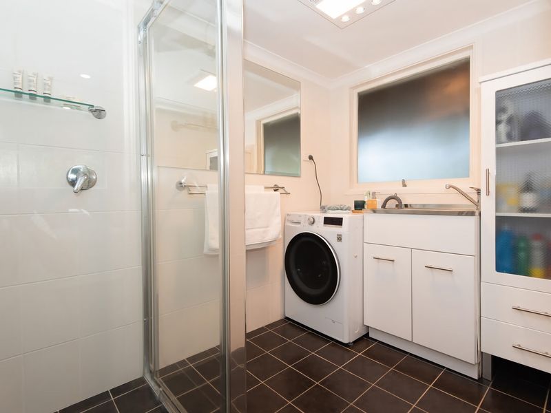 Beach House Ocean Views in Batehaven