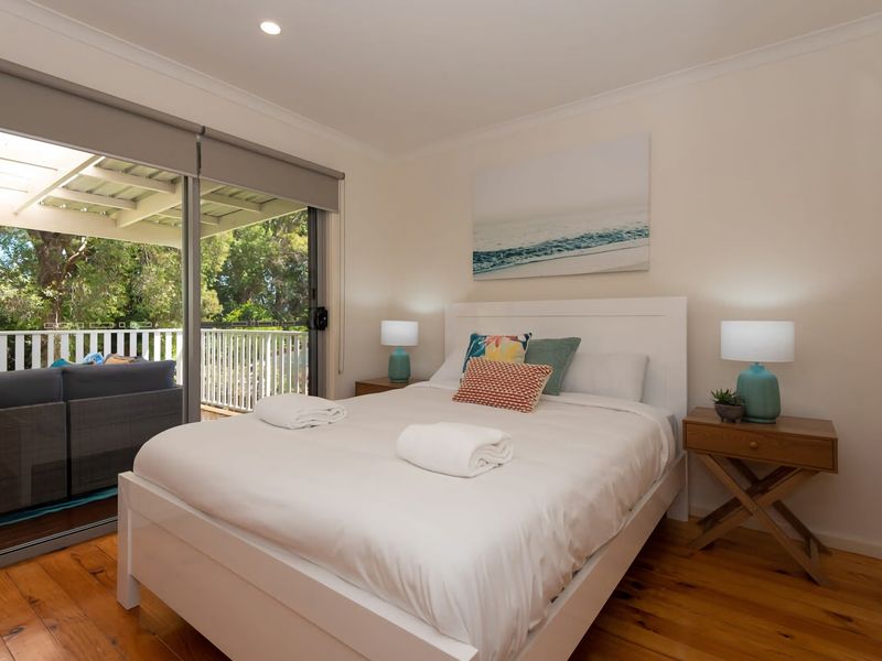 Beach House Ocean Views in Batehaven