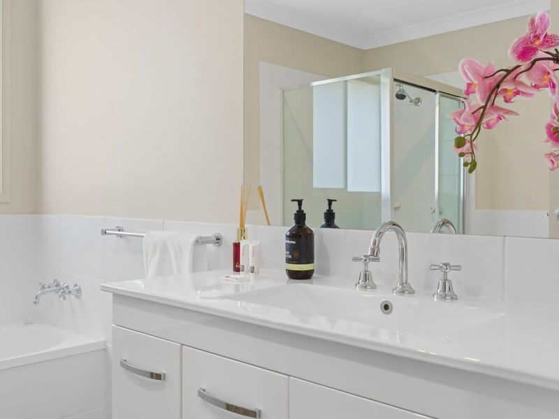 Vineyard Oasis Heart of the Hunter