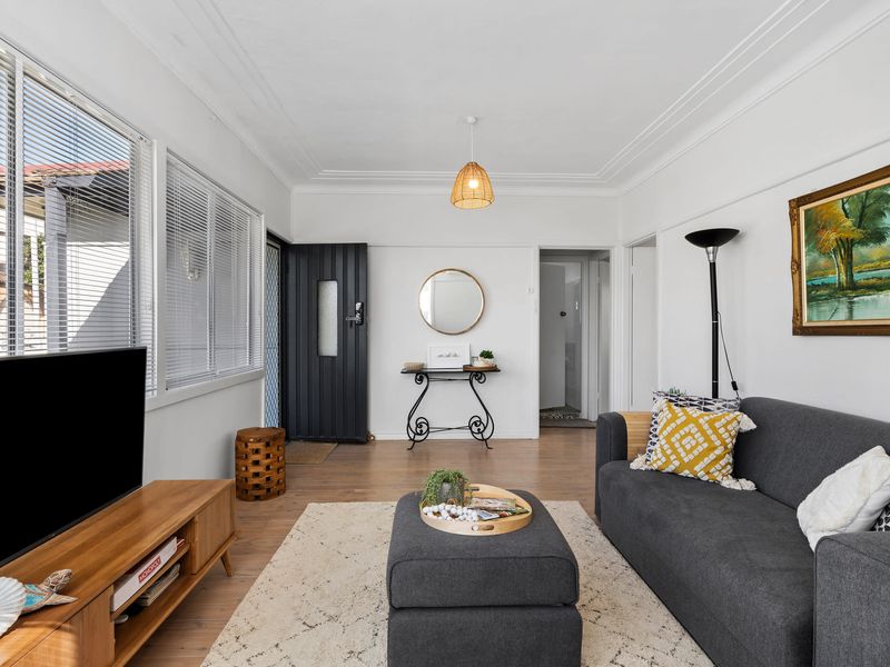 Cute Beach Escape 50m to Wamberal Beach