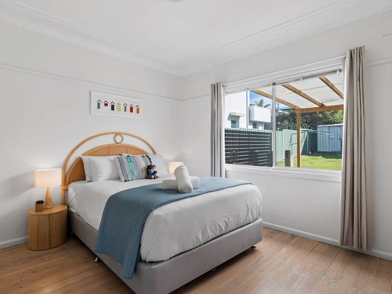 Cute Beach Escape 50m to Wamberal Beach