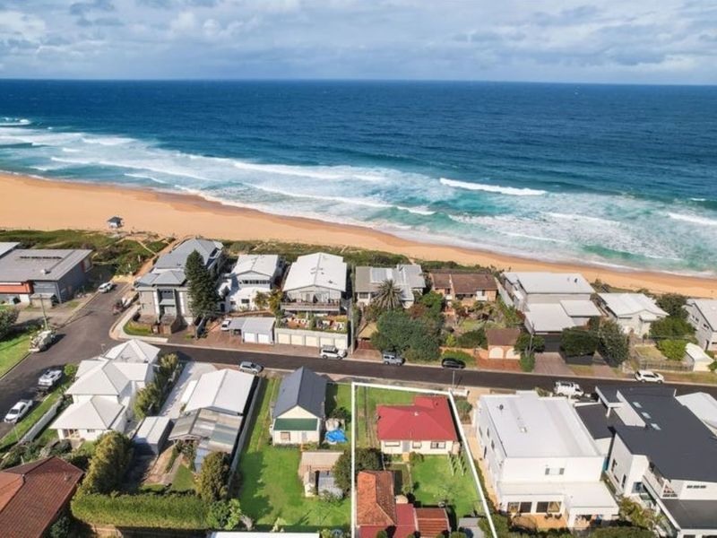 Cute Beach Escape 50m to Wamberal Beach