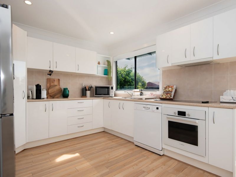 Maloneys Beach Views 3 Bed Home