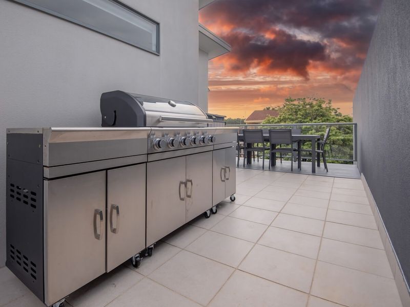 Maloneys Beach Views 3 Bed Home