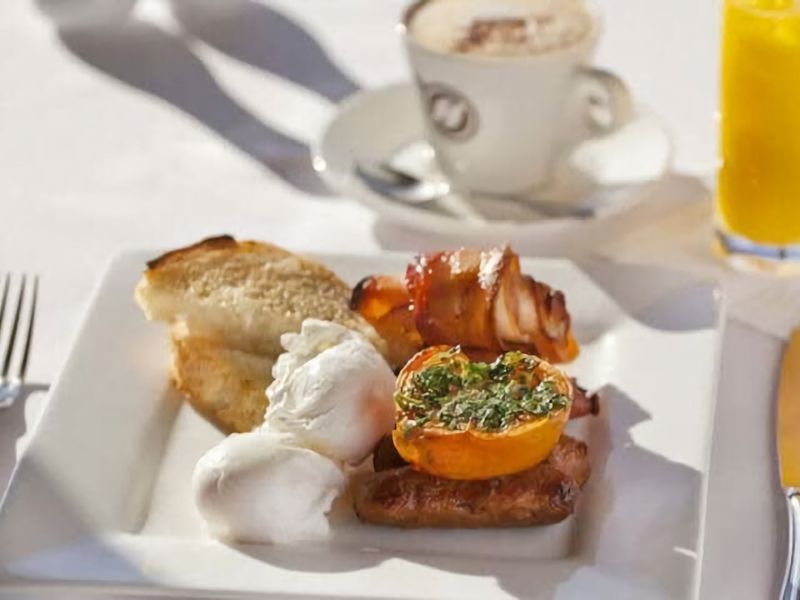 Family Retreat Surf Beach NSW