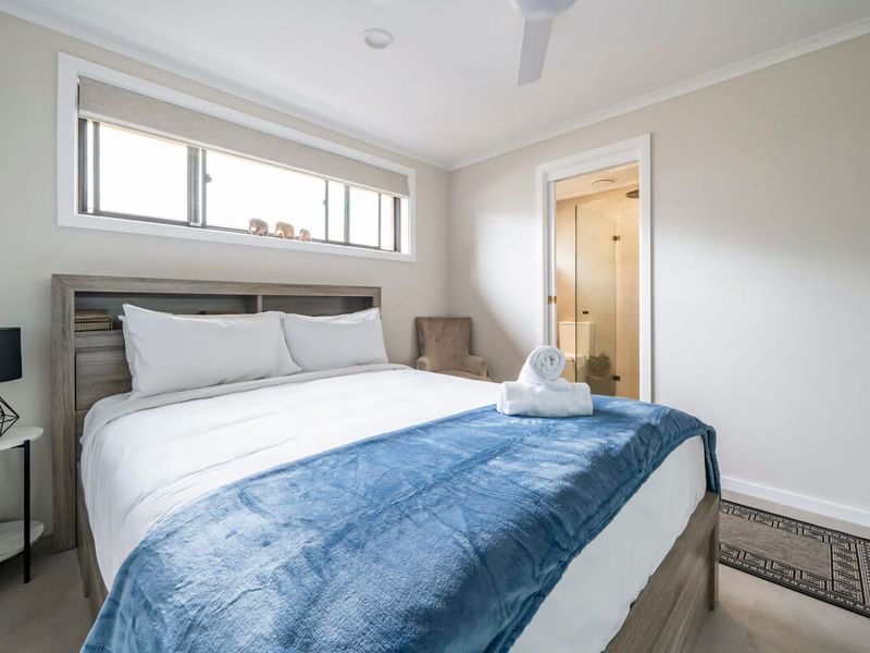 Oak Retreat Bliss by the Beach