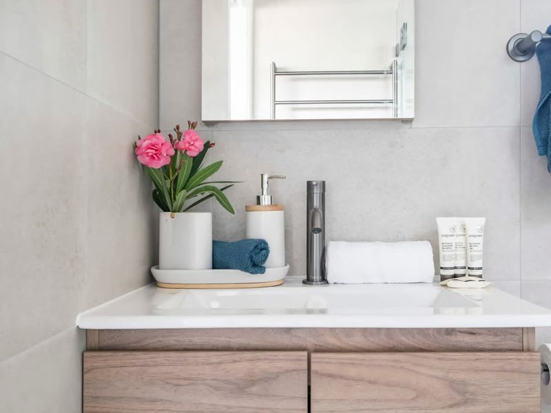 Oak Retreat Bliss by the Beach