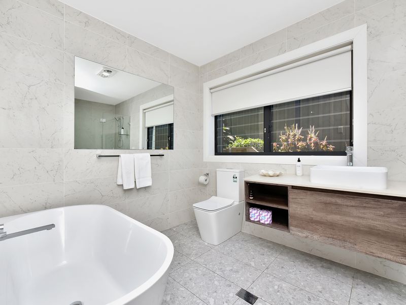 Speers Point Lakeviews on The Esplanade