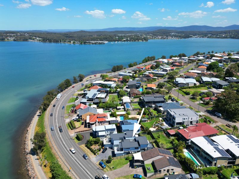 Speers Point Lakeviews on The Esplanade