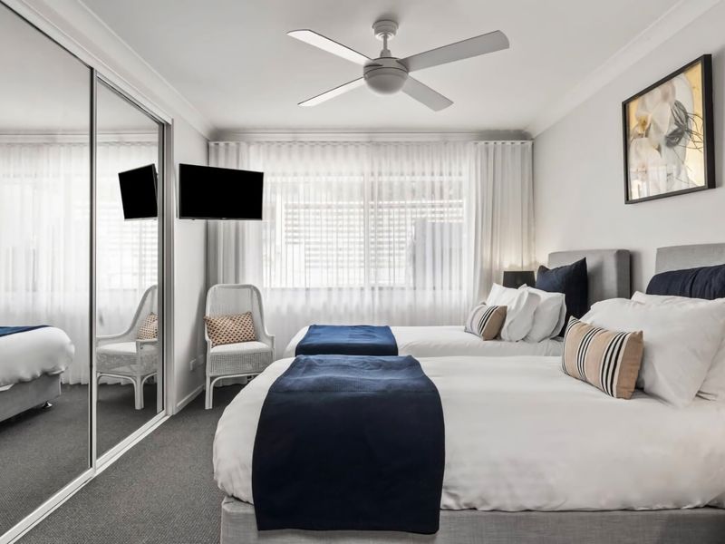 Hitters Paradise Stay Play