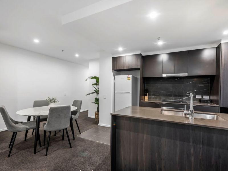 Kitchen & Adjacent Dining