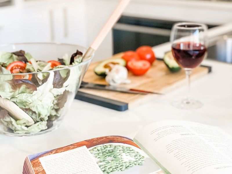 Coast and Roast – Sunny Shell Cove Escape