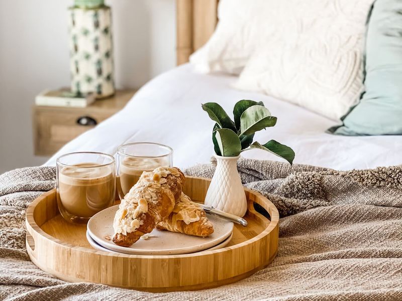 Coast and Roast – Sunny Shell Cove Escape