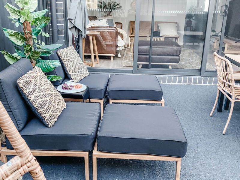 Coast and Roast – Sunny Shell Cove Escape