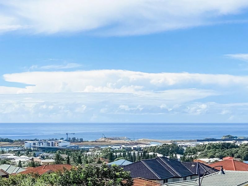 Coast and Roast – Sunny Shell Cove Escape