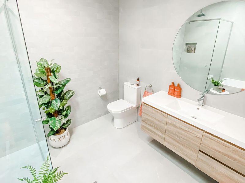 Coast and Roast – Sunny Shell Cove Escape