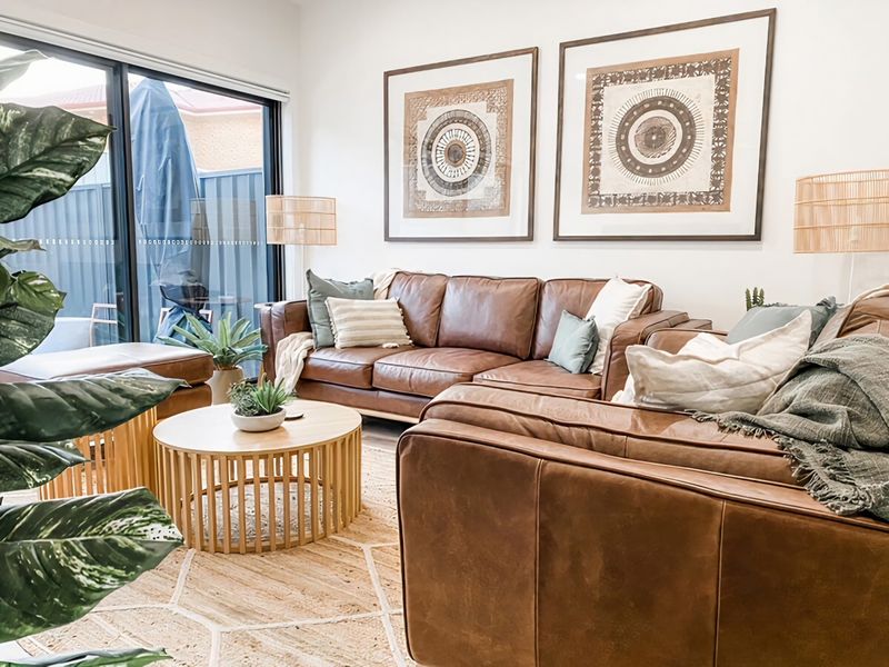 Coast and Roast – Sunny Shell Cove Escape