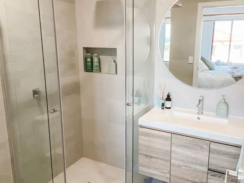 Coast and Roast – Sunny Shell Cove Escape