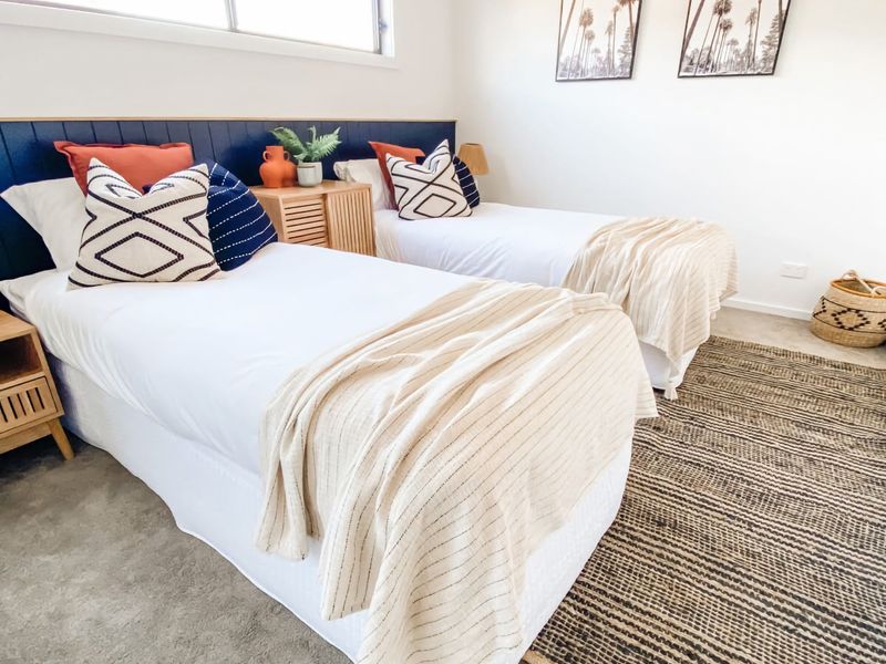 Coast and Roast – Sunny Shell Cove Escape