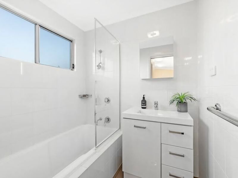 Umina Myrtle Bungalow Sleeping 4 Guests