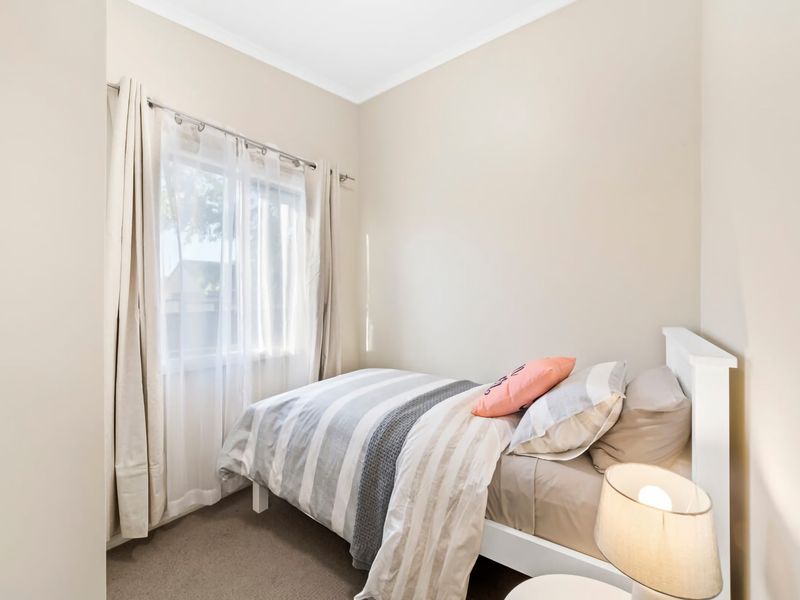 Umina Myrtle Bungalow Sleeping 4 Guests