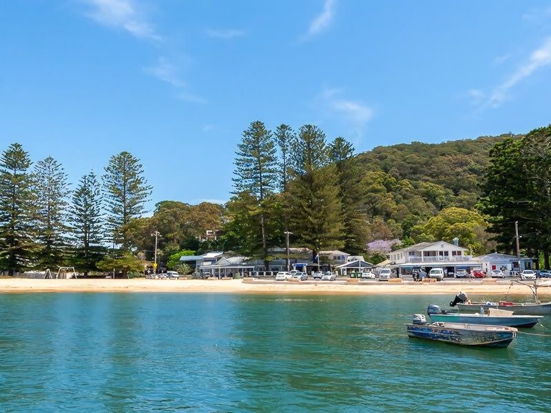Umina Myrtle Bungalow Sleeping 4 Guests