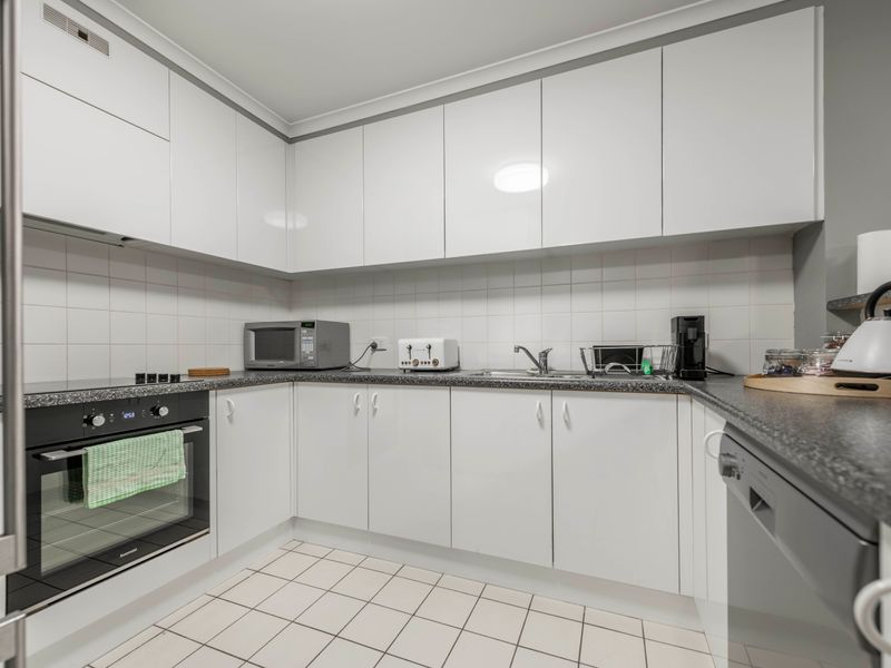 Braddon Bliss: Sleek Apartment Near Attractions