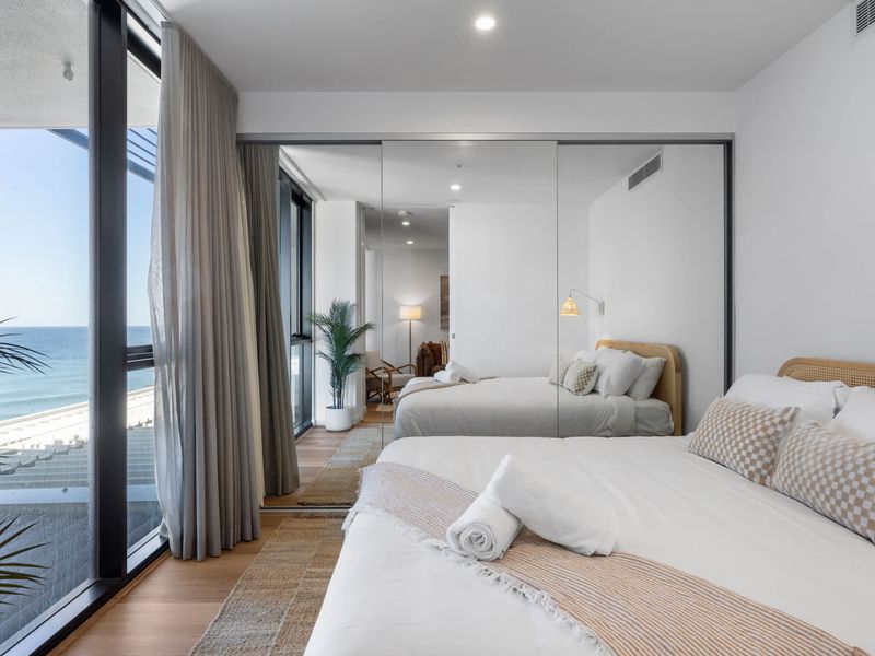 Coastal Chic – Modern Retreat Newcastle Beach