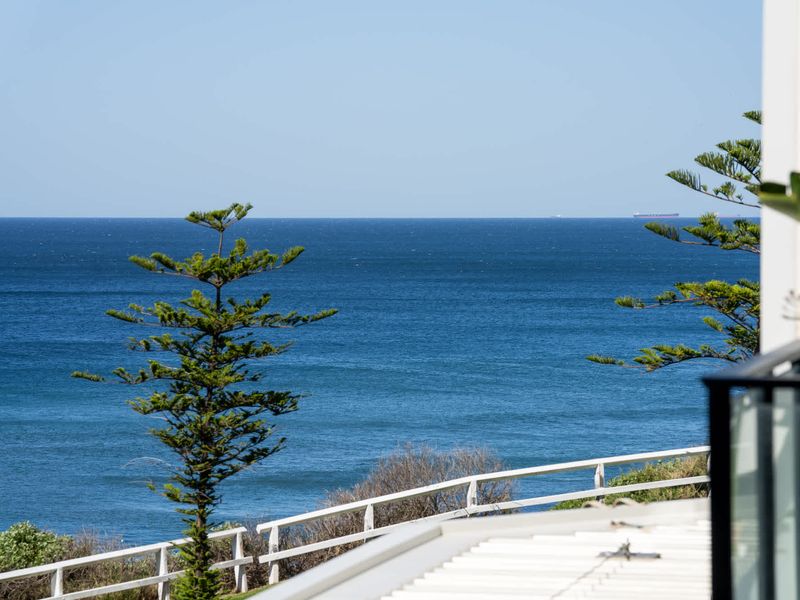 Coastal Chic – Modern Retreat Newcastle Beach
