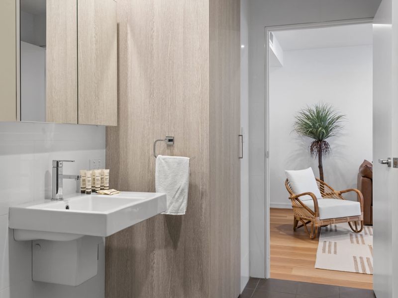 Coastal Chic – Modern Retreat Newcastle Beach