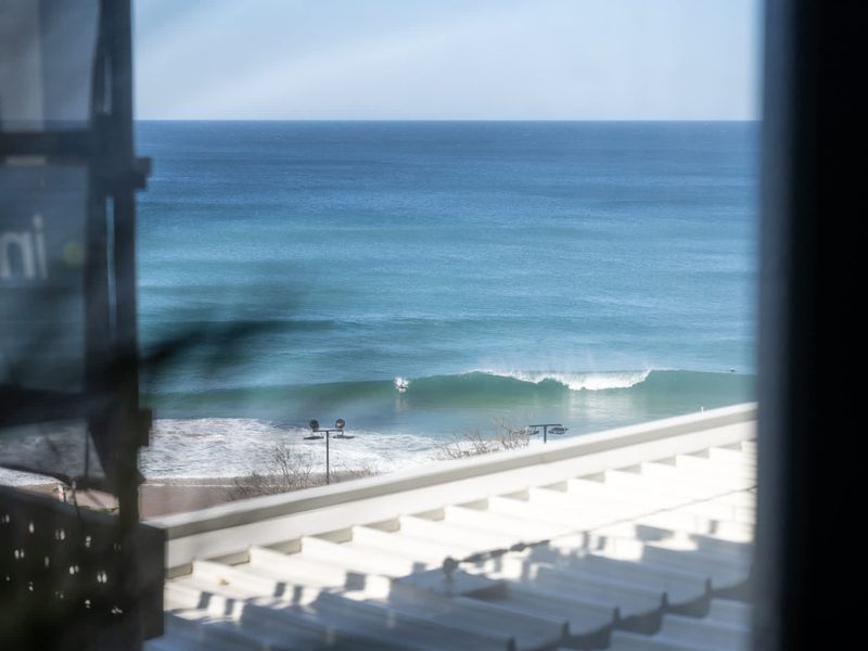 Coastal Chic – Modern Retreat Newcastle Beach