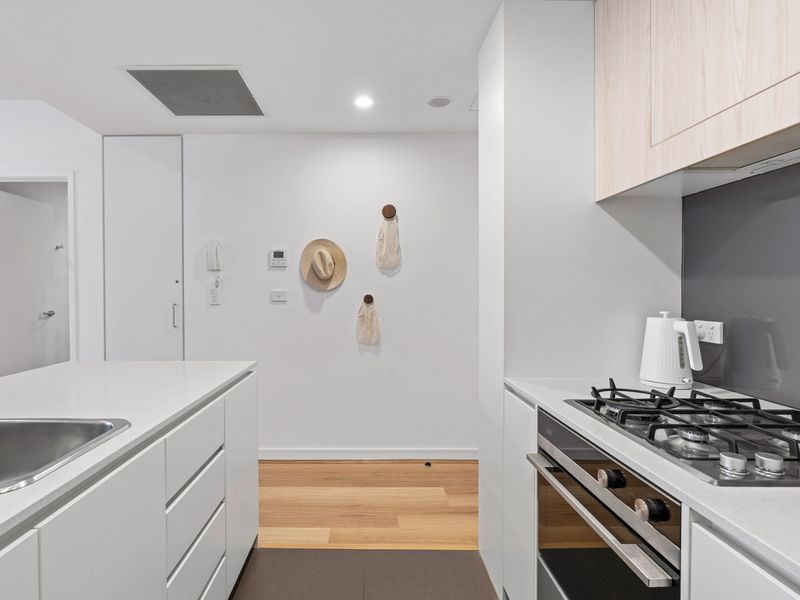 Coastal Chic – Modern Retreat Newcastle Beach