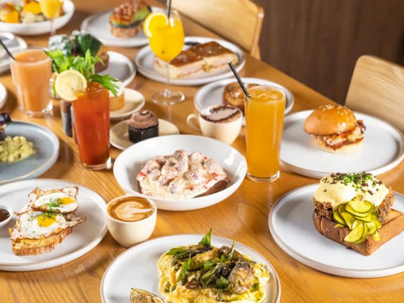 Enjoy a scrumptious breakfast at the local Smug Fig Cafe
