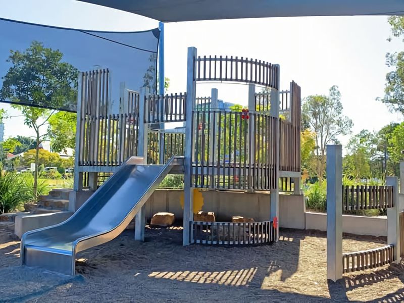 Childrens Playground - Hanlon Park