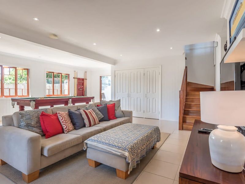 Our living area is perfect for entertainment and relaxation, making it an ideal spot for spending quality time with your loved ones.