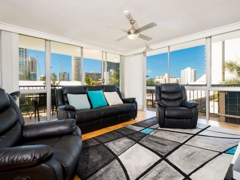Open-plan living with air-conditioning and ceiling fans to keep you cool, plus direct balcony access to soak in the Gold Coast atmosphere.