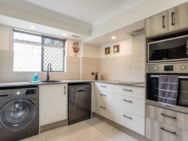 Fully-equipped kitchen