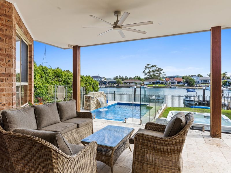 Aqua Vista Retreat Pool, Jetty & Fun