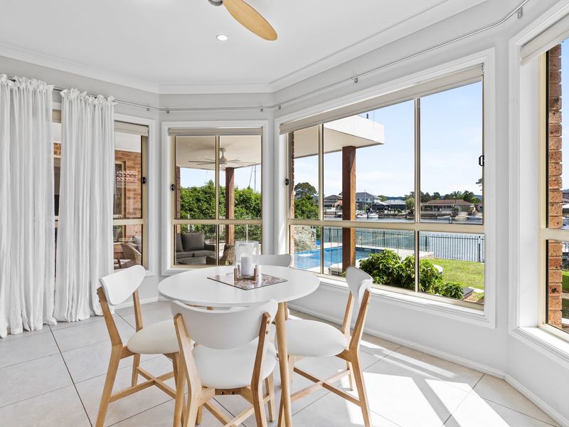 Aqua Vista Retreat Pool, Jetty & Fun