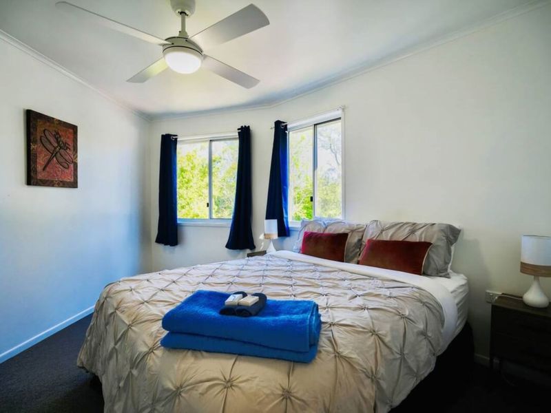 Bedroom 4 - queen bed